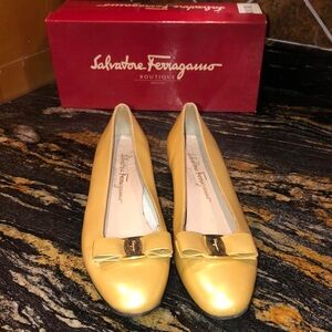AUTHENTIC Salvatore Ferragamo Vara shoes